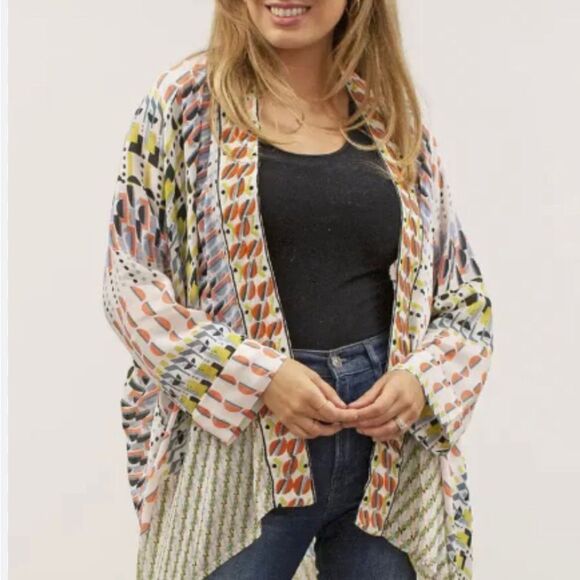 NWT CAITE AND KYLA REMY KIMONO WITH EMBROIDERY Sizes S & M - Picture 1 of 8